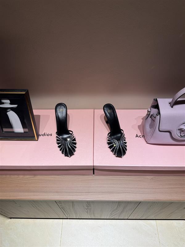 20251128101324858 300